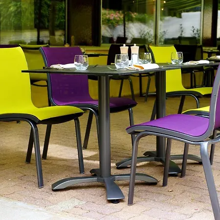 Logis Les Terrasses De Corton ホテル
