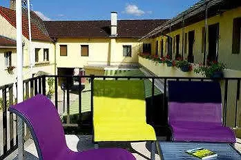 Logis Les Terrasses De Corton ホテル