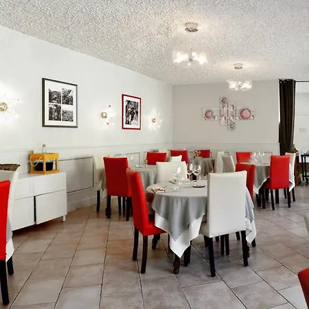 ホテル Logis Les Terrasses De Corton 3*