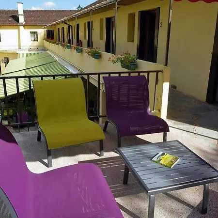 ホテル Logis Les Terrasses De Corton